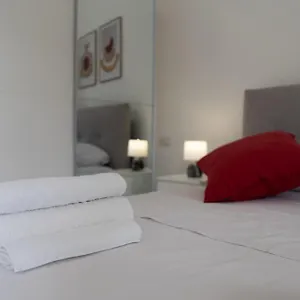 https://lake-turati-residence.it-lombardy.com